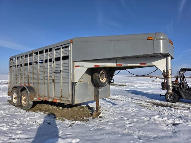 Image of Featherlite 5320 equipment image 1