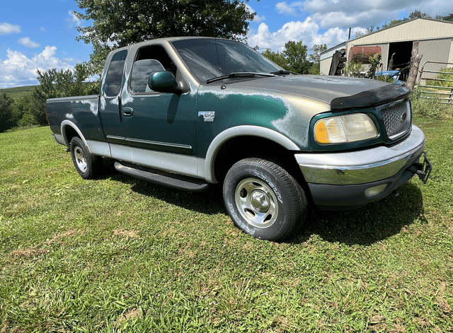 Image of Ford F-150 equipment image 1