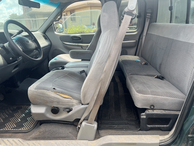 Image of Ford F-150 equipment image 2