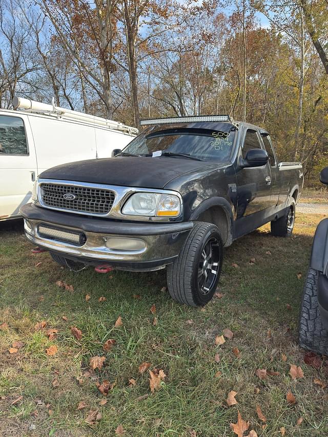 Image of Ford F-150 equipment image 1