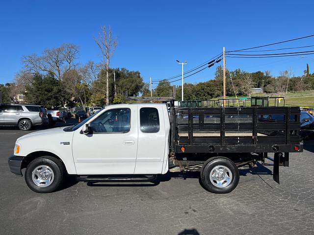 Image of Ford F-150 equipment image 2