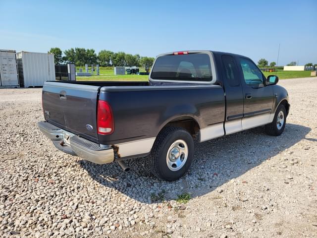 Image of Ford F-150 equipment image 2