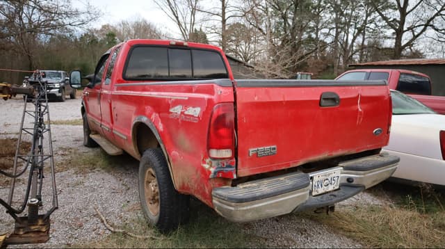 Image of Ford F-250 equipment image 3