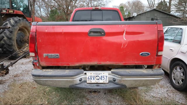 Image of Ford F-250 equipment image 2