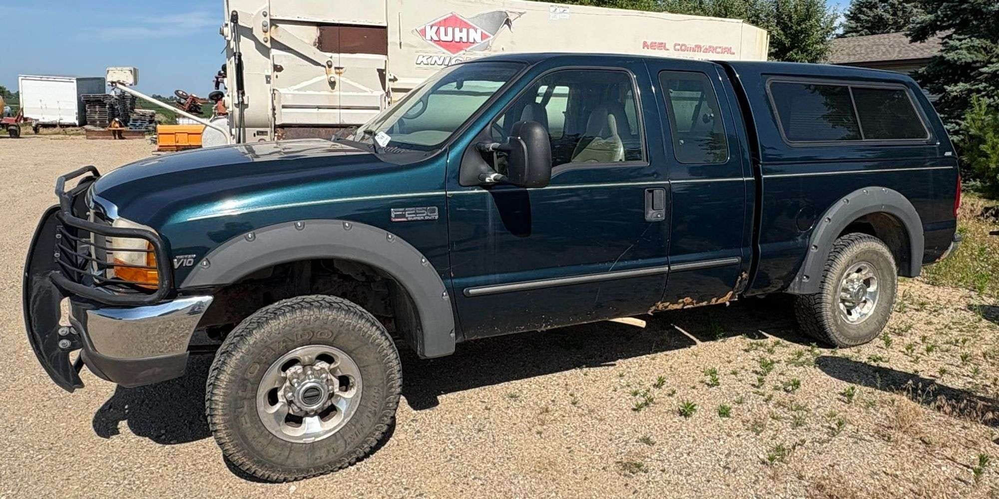 1999 Ford F-250 Equipment Image0