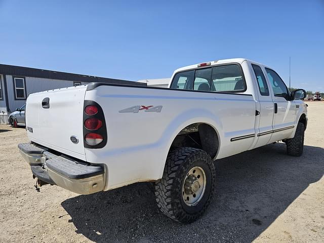 Image of Ford F-250 equipment image 4