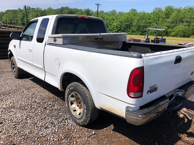 Image of Ford F-250 equipment image 1
