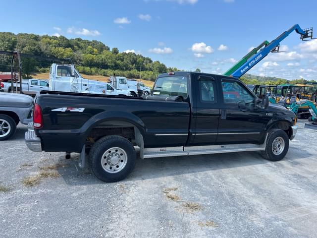 Image of Ford F-250 equipment image 1