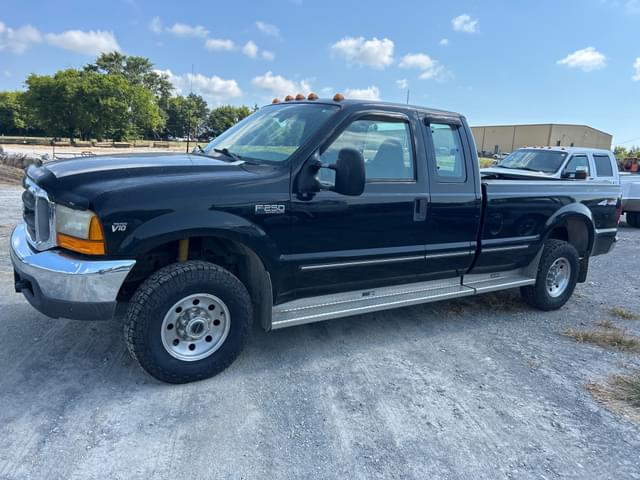 Image of Ford F-250 equipment image 4