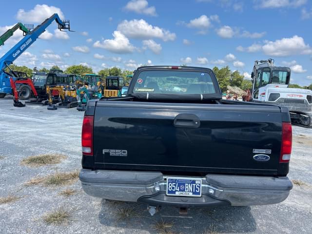 Image of Ford F-250 equipment image 2