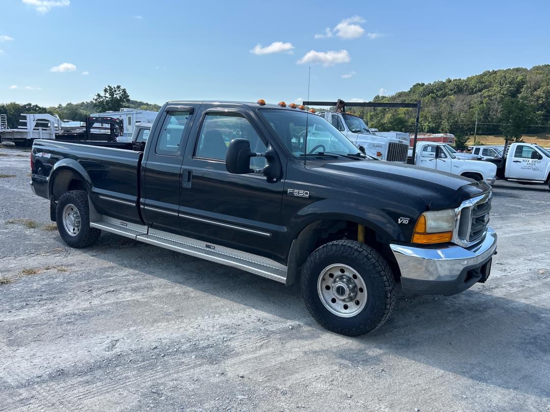 Image of Ford F-250 Primary image
