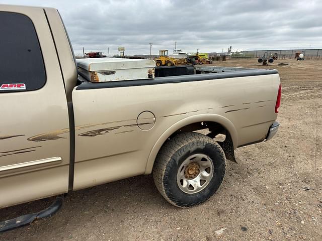 Image of Ford F-250 equipment image 3