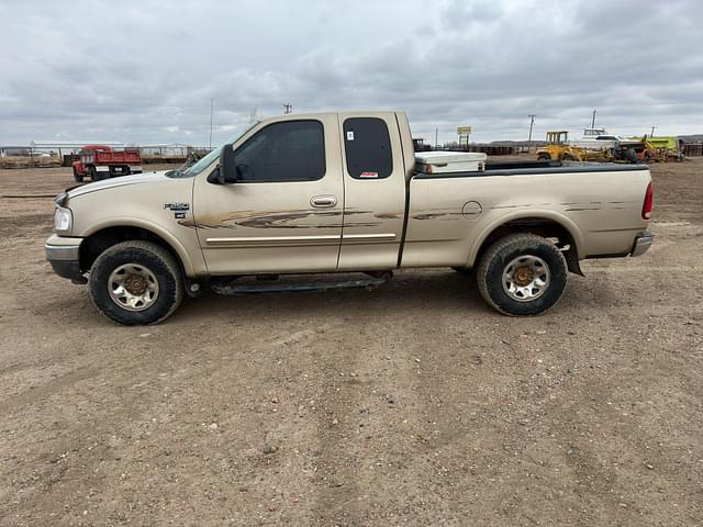 Image of Ford F-250 equipment image 1