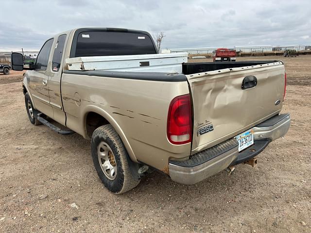 Image of Ford F-250 equipment image 4