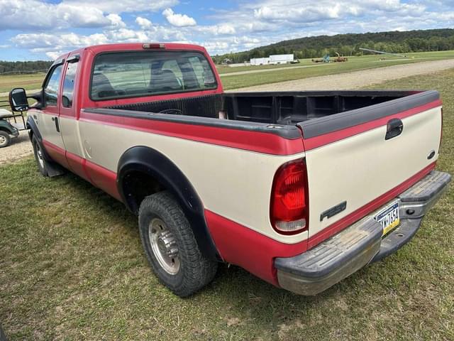 Image of Ford F-250 equipment image 3