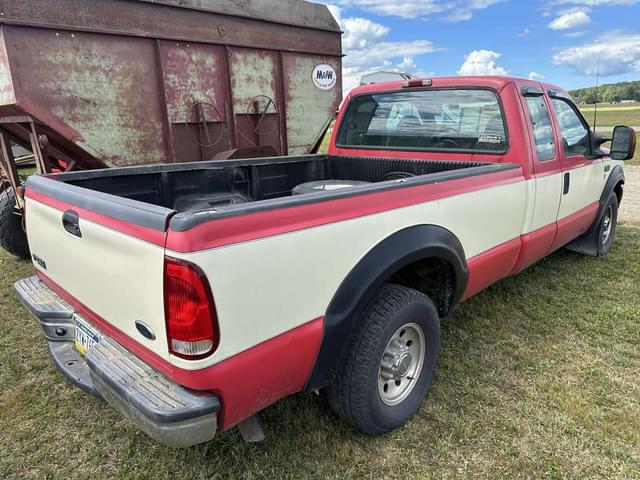 Image of Ford F-250 equipment image 2