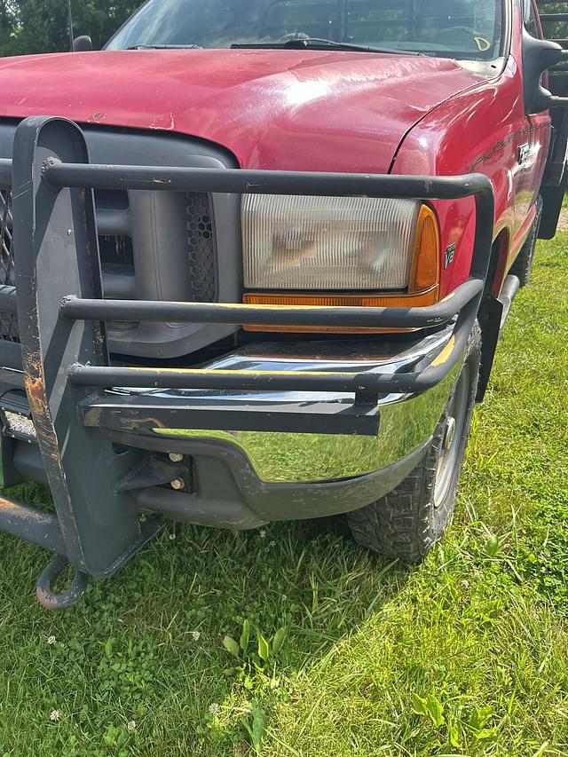 Image of Ford F-250 equipment image 3
