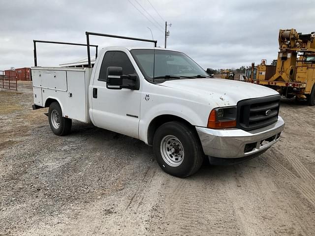 Image of Ford F-250 equipment image 3