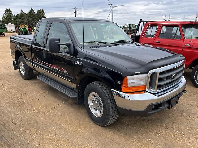 Image of Ford F-250 equipment image 2