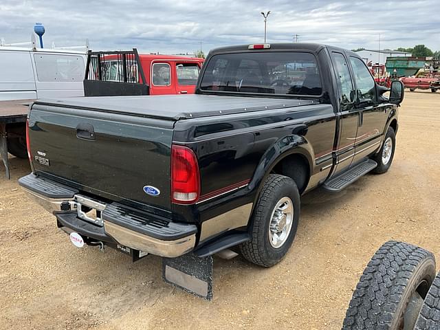 Image of Ford F-250 equipment image 3