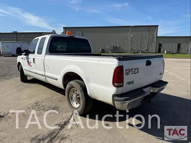 Image of Ford F-250 equipment image 2