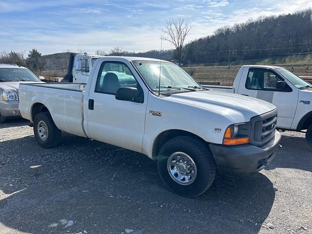 Image of Ford F-250 equipment image 1