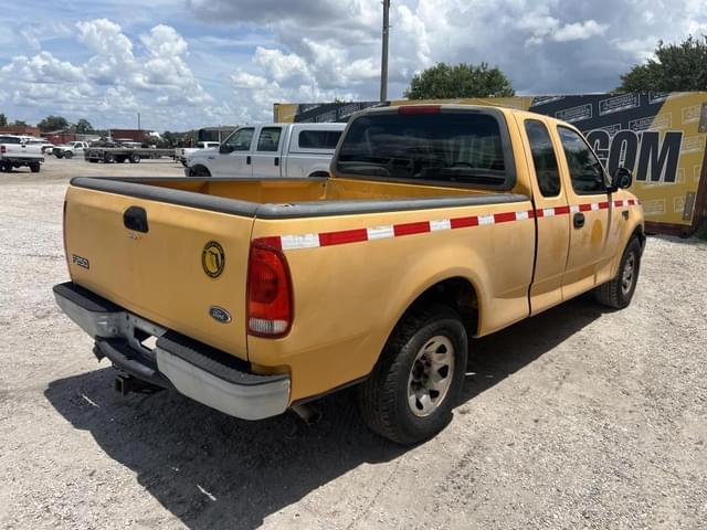 Image of Ford F-250 equipment image 2