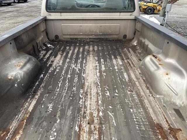 Image of Ford F-250 equipment image 3