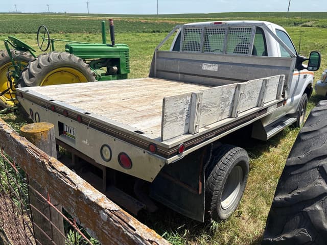 Image of Ford F-250 equipment image 3