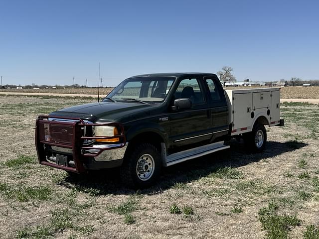 Image of Ford F-250 equipment image 1