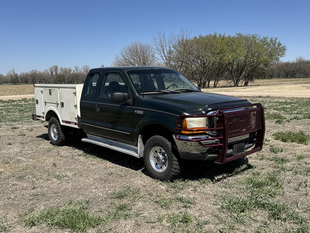 Image of Ford F-250 Primary image