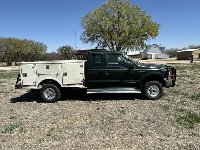 Image of Ford F-250 equipment image 3