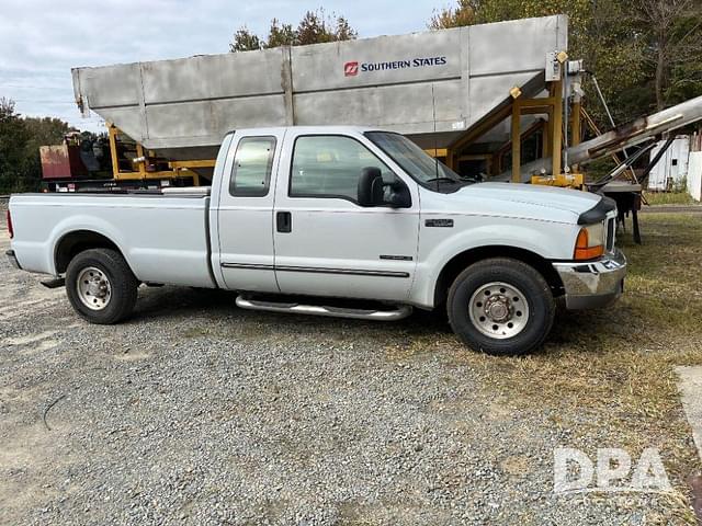 Image of Ford F-250 equipment image 4