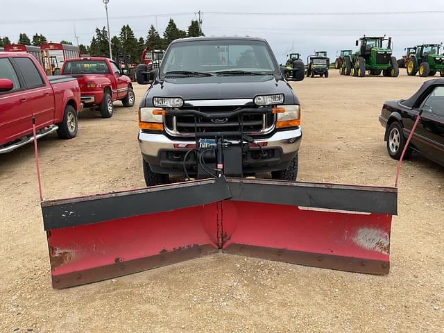 Image of Ford F-350 equipment image 2