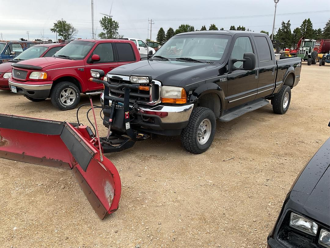 Image of Ford F-350 Primary image