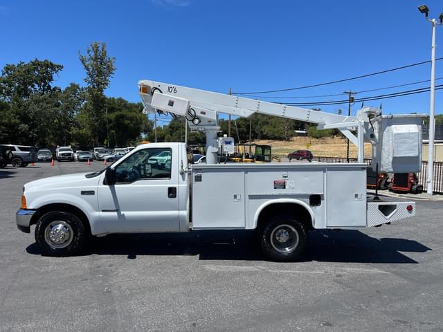 Image of Ford F-250 equipment image 3