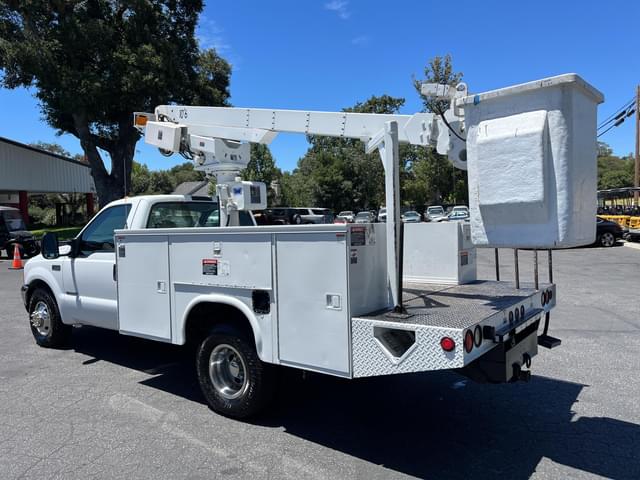 Image of Ford F-250 equipment image 4