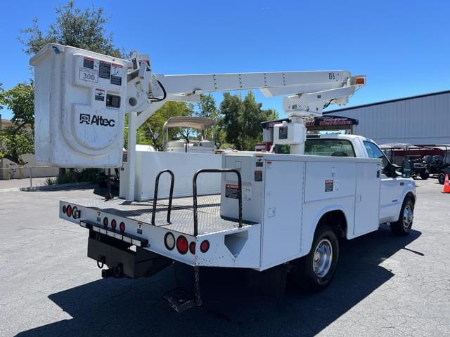 Image of Ford F-250 equipment image 1