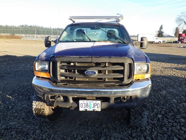 Image of Ford F-350 equipment image 1