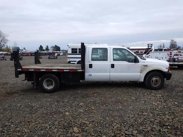 Image of Ford F-350 equipment image 2