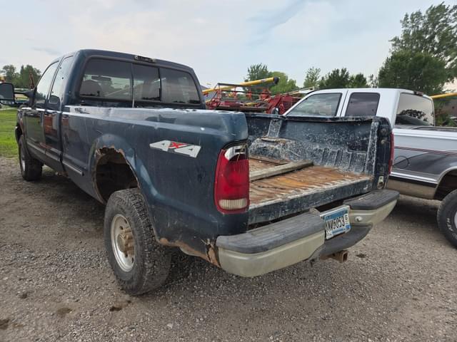 Image of Ford F-350 equipment image 3