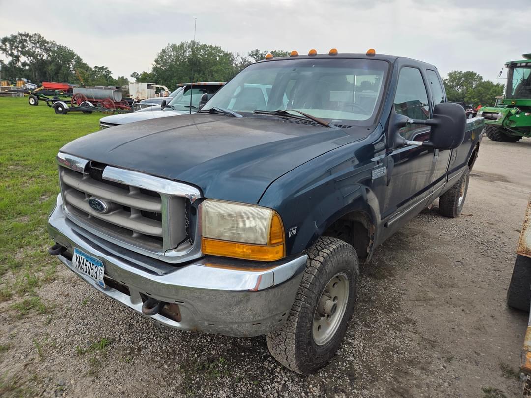 Image of Ford F-350 Primary image
