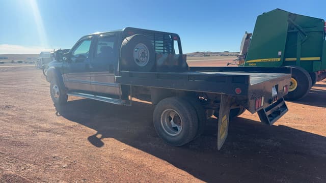 Image of Ford F-350 equipment image 3