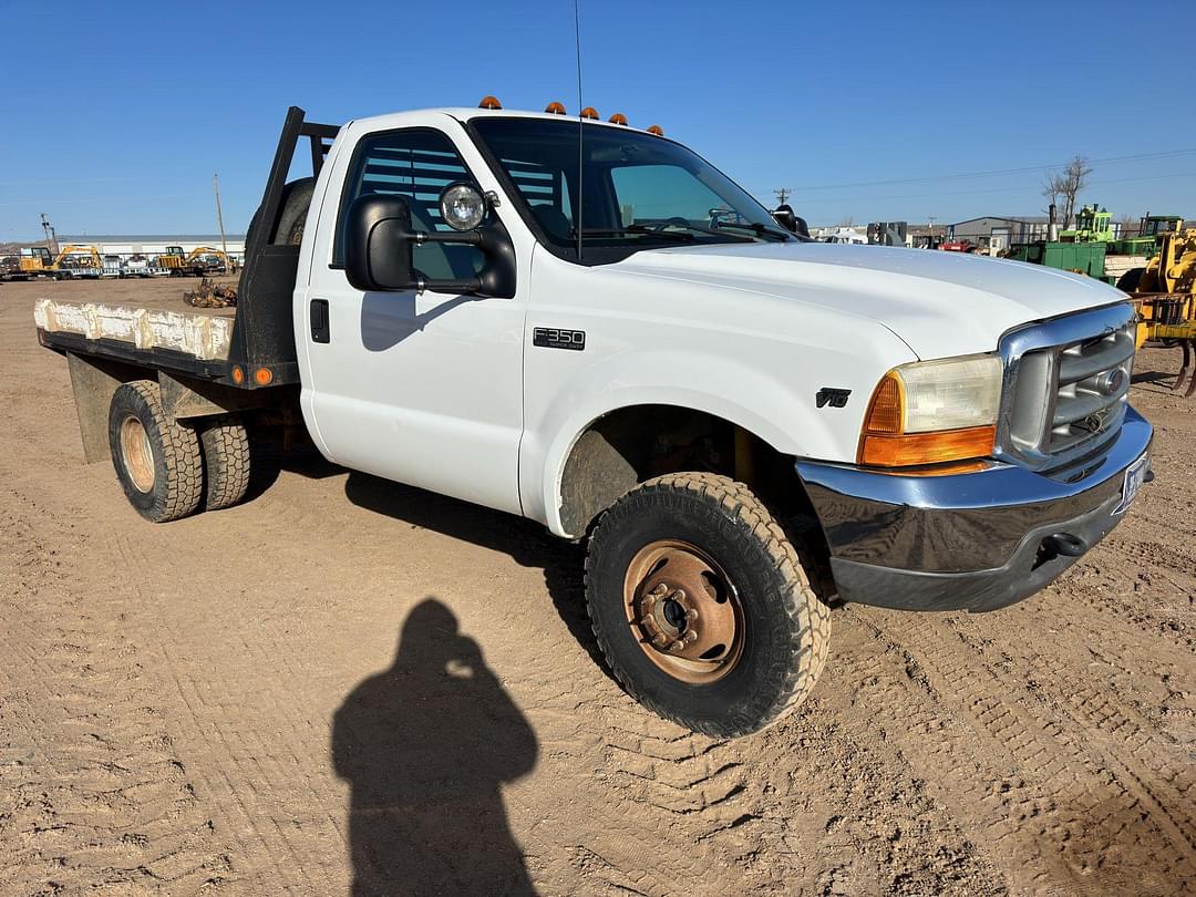 Image of Ford F-350 Primary image