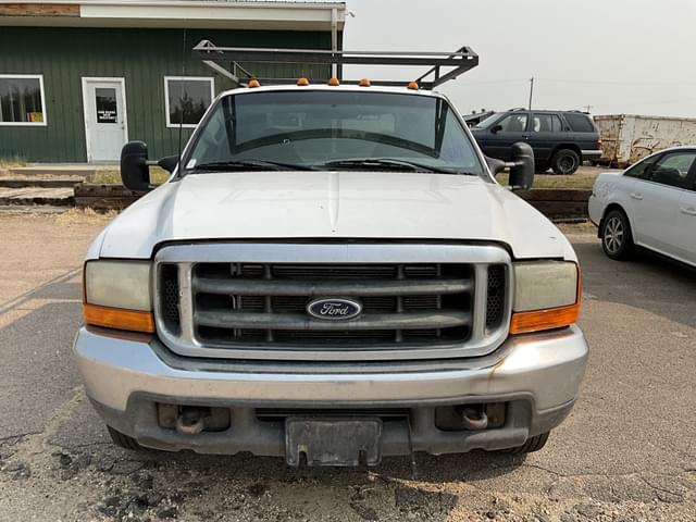 Image of Ford F-350 equipment image 4