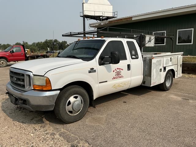 Image of Ford F-350 equipment image 1