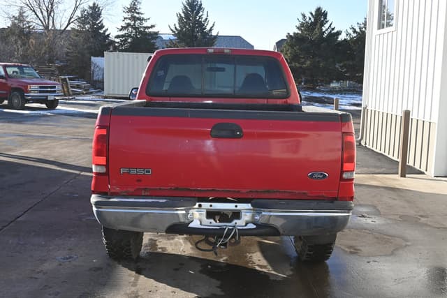 Image of Ford F-350 equipment image 4