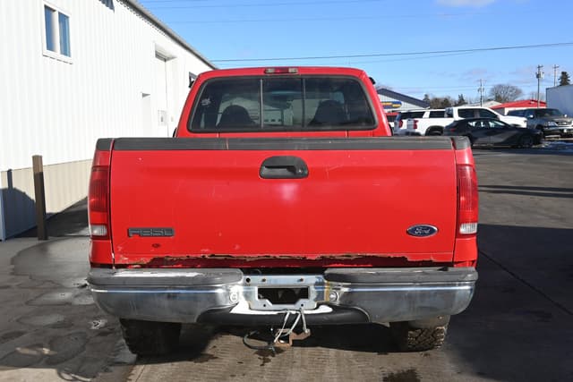 Image of Ford F-350 equipment image 3