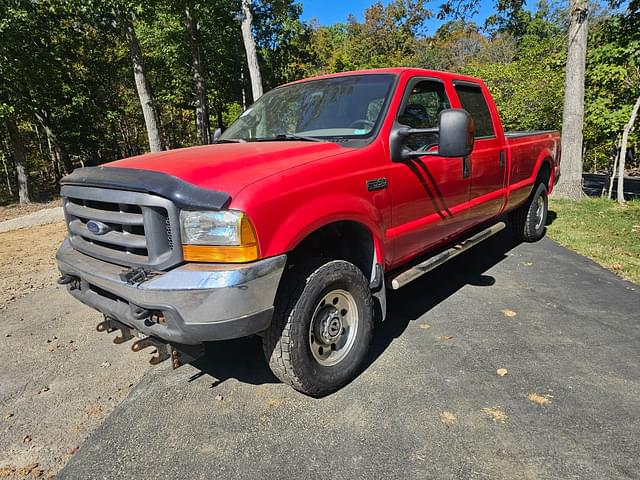 Image of Ford F-350 equipment image 2