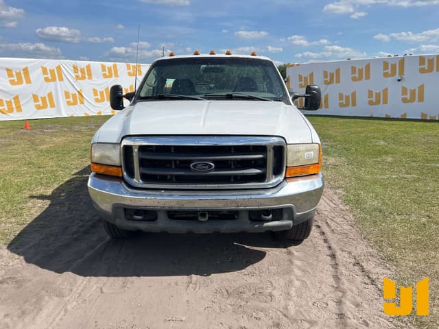 Image of Ford F-350 equipment image 1
